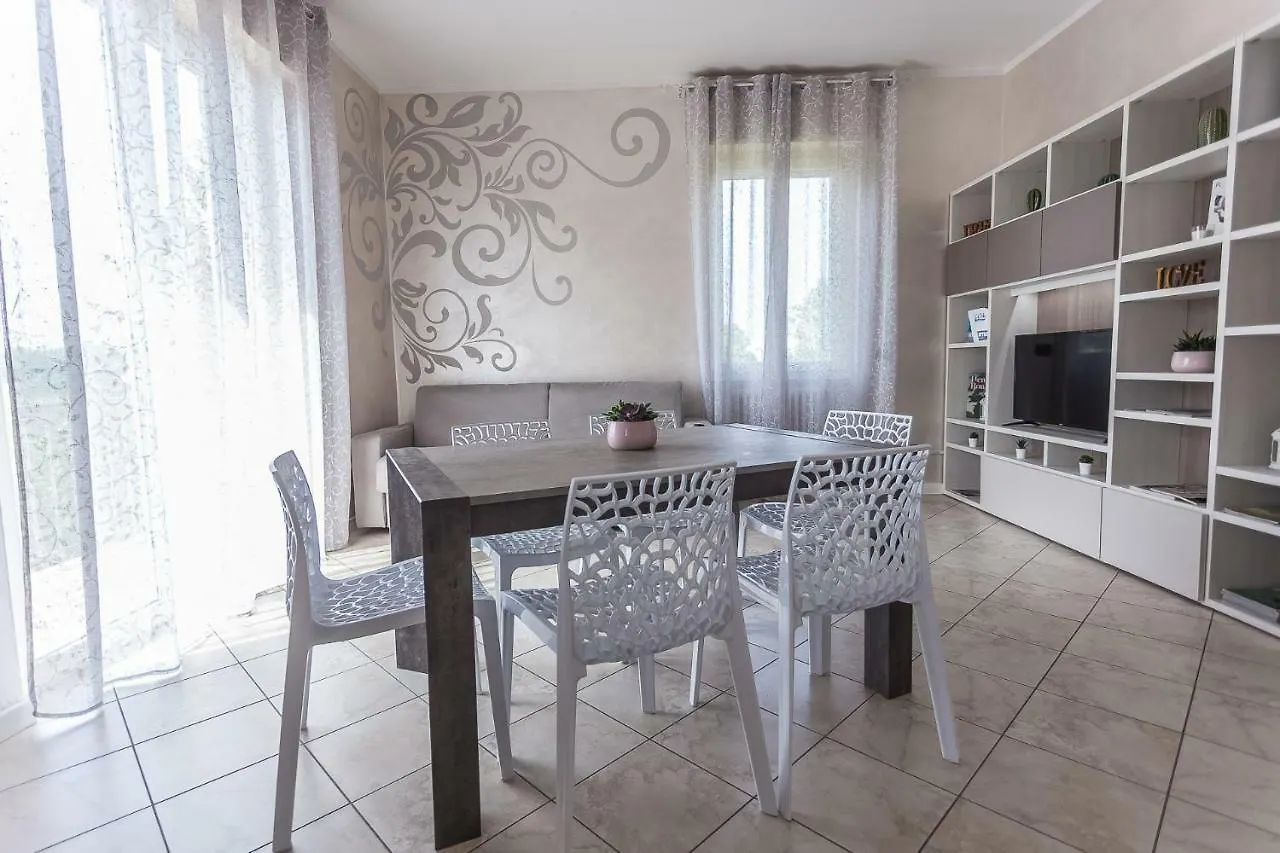 דירות לונאטו Lm House 0*,