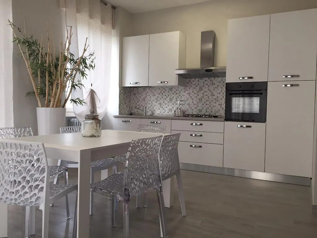 Lm House Apartment Lonato Italy