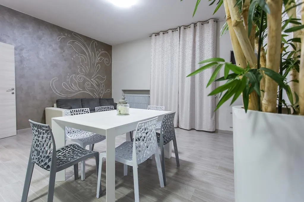 Lm House Apartment Lonato 0*,  Italy