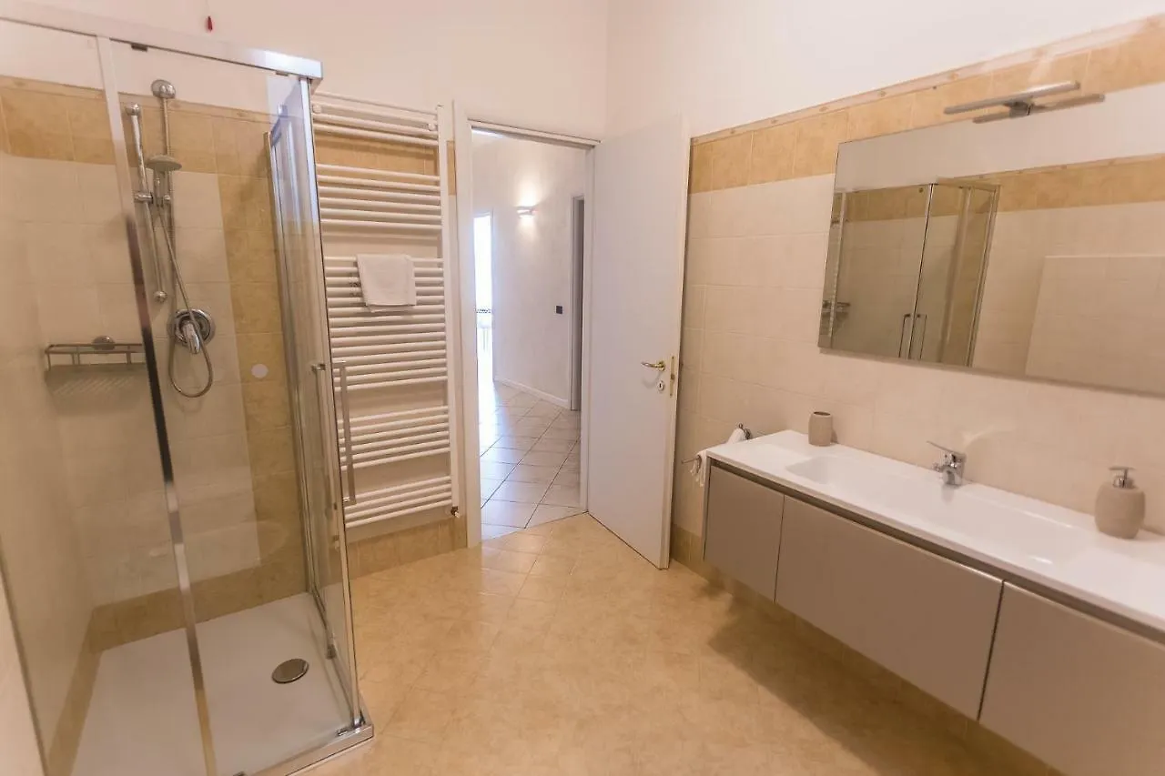 Lm House Apartment Lonato 0*,
