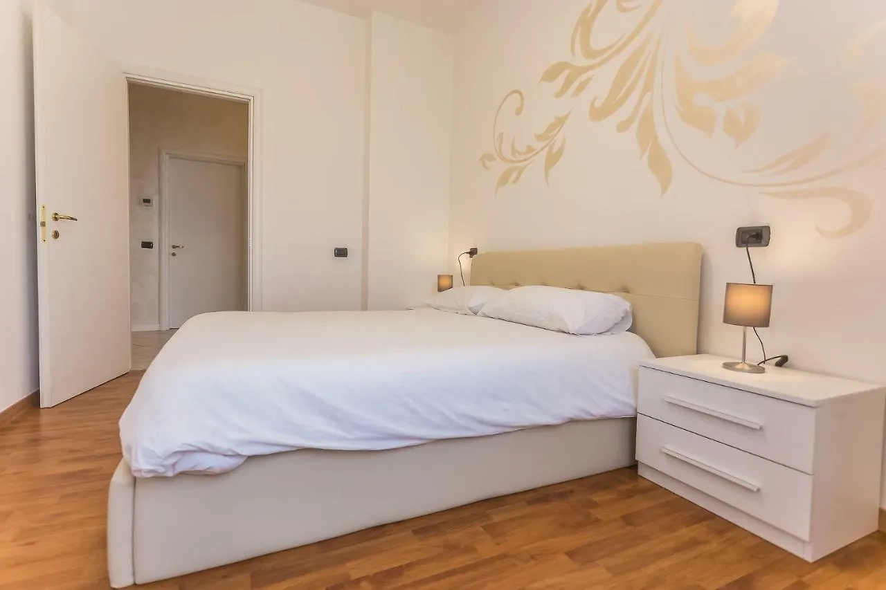 Lm House Apartment Lonato Italy