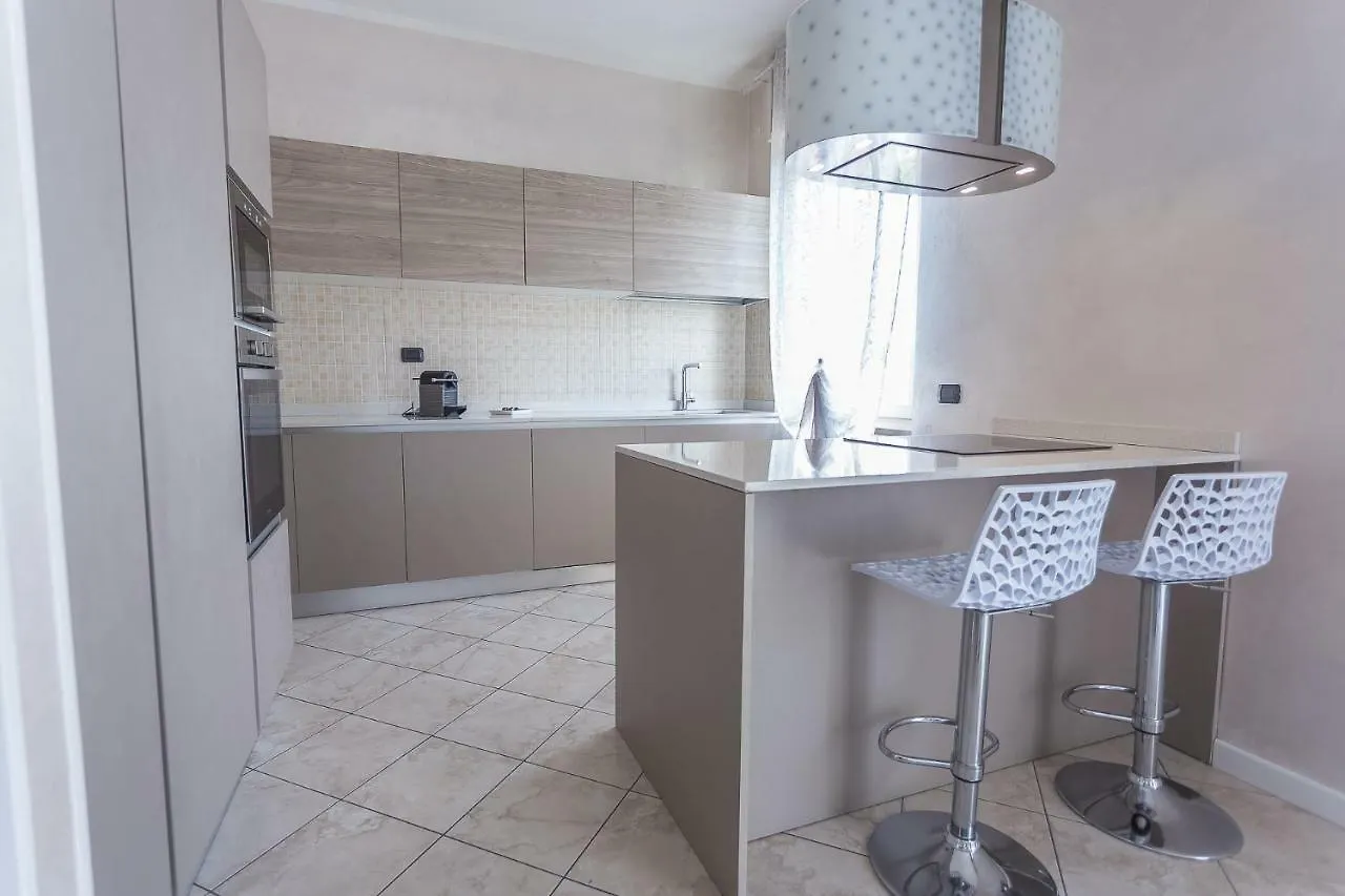Lm House Apartment Lonato Italy